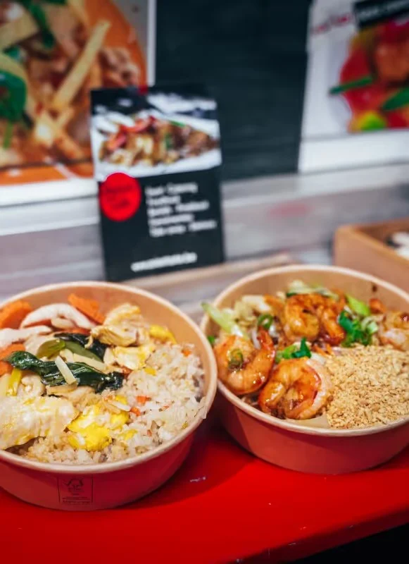 Twee Aziatische maaltijden met rijst van Asian Taste